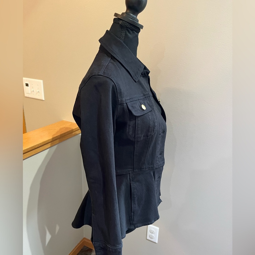 Frame black denim flounce peplum slim fit metal button jean jacket. Size XXS - Picture 5 of 16